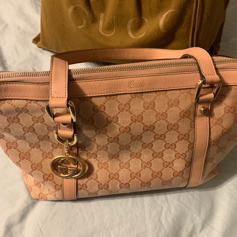 Authentic Gucci in pink monogram